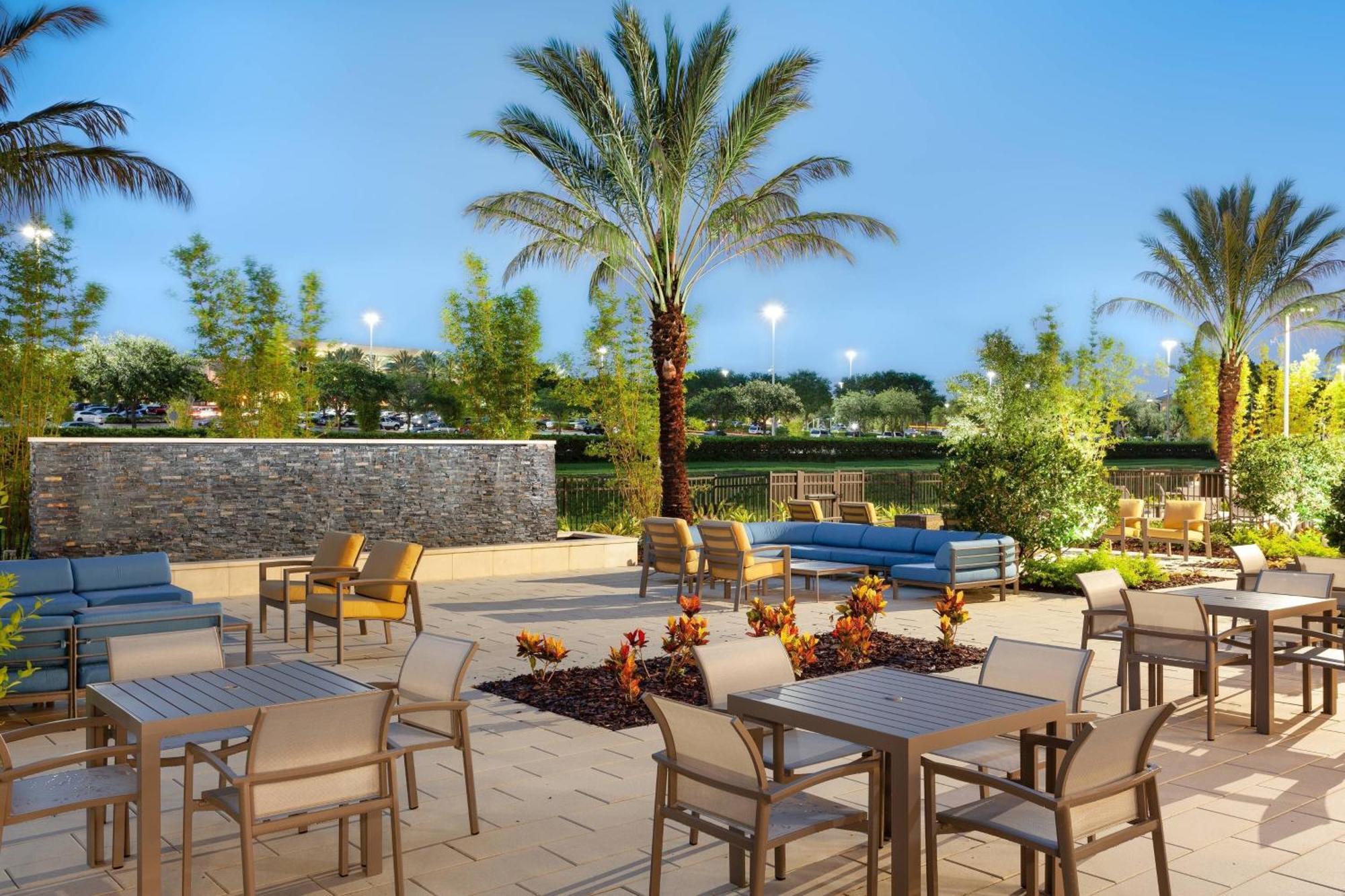 Springhill Suites By Marriott Orlando At Millenia Экстерьер фото